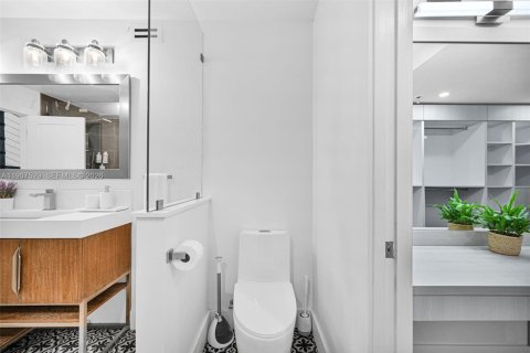 Villa ou maison à vendre à Miami, Floride: 4 chambres, 226.5 m2 № 2055013 - photo 17