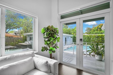 Villa ou maison à vendre à Miami, Floride: 4 chambres, 226.5 m2 № 2055013 - photo 4