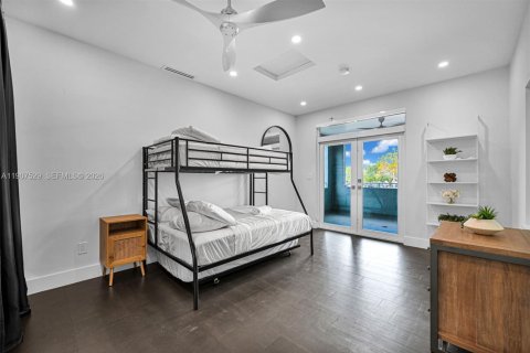 Villa ou maison à vendre à Miami, Floride: 4 chambres, 226.5 m2 № 2055013 - photo 24