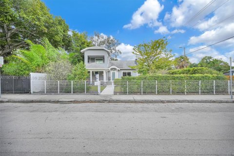 Villa ou maison à vendre à Miami, Floride: 4 chambres, 226.5 m2 № 2055013 - photo 3