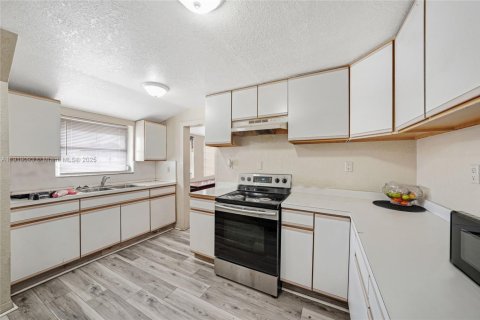 Купить виллу или дом в Флорида-Сити, Флорида 3 спальни, 128.21м2, № 2018503 - фото 19