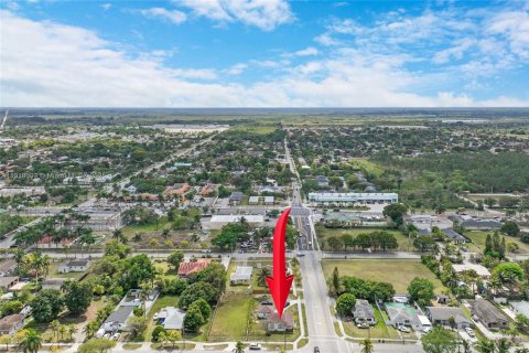 Купить виллу или дом в Флорида-Сити, Флорида 3 спальни, 128.21м2, № 2018503 - фото 28