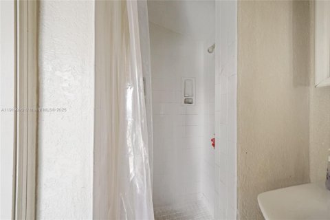 Купить виллу или дом в Флорида-Сити, Флорида 3 спальни, 128.21м2, № 2018503 - фото 25