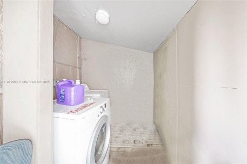 Купить виллу или дом в Флорида-Сити, Флорида 3 спальни, 128.21м2, № 2018503 - фото 26