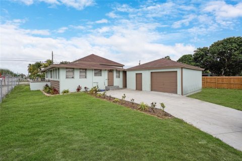 Купить виллу или дом в Флорида-Сити, Флорида 3 спальни, 128.21м2, № 2018503 - фото 6