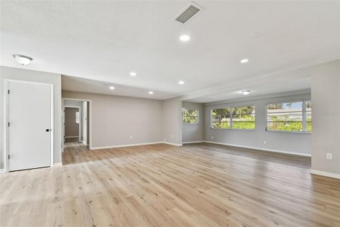 Casa en venta en Saint Petersburg, Florida, 3 dormitorios, 180.14 m2 № 1761115 - foto 15