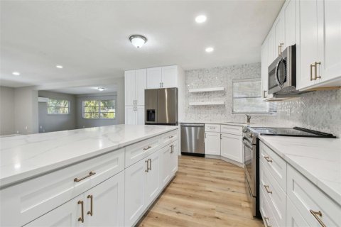 Casa en venta en Saint Petersburg, Florida, 3 dormitorios, 180.14 m2 № 1761115 - foto 25