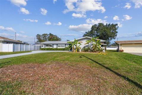 Casa en venta en Saint Petersburg, Florida, 3 dormitorios, 180.14 m2 № 1761115 - foto 2
