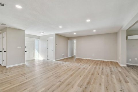 Casa en venta en Saint Petersburg, Florida, 3 dormitorios, 180.14 m2 № 1761115 - foto 14