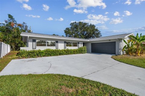 Casa en venta en Saint Petersburg, Florida, 3 dormitorios, 180.14 m2 № 1761115 - foto 5