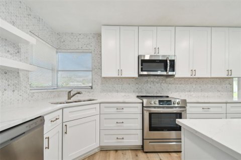 Casa en venta en Saint Petersburg, Florida, 3 dormitorios, 180.14 m2 № 1761115 - foto 27