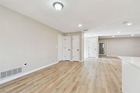 Casa en venta en Saint Petersburg, Florida, 3 dormitorios, 180.14 m2 № 1761115 - foto 18