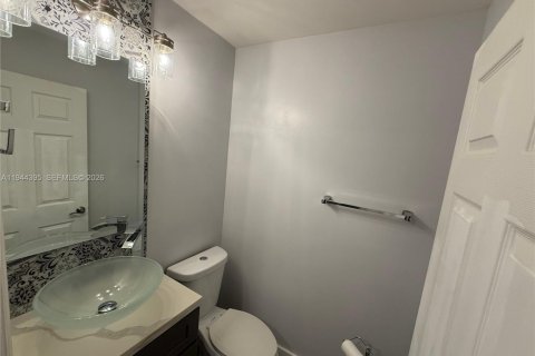 Townhouse in Pembroke Pines, Florida 3 bedrooms, 126.44 sq.m. № 2003425 - photo 7