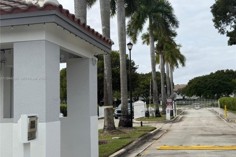 Townhouse in Pembroke Pines, Florida 3 bedrooms, 126.44 sq.m. № 2003425 - photo 18