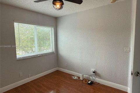 Townhouse in Pembroke Pines, Florida 3 bedrooms, 126.44 sq.m. № 2003425 - photo 15