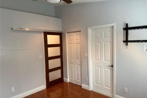 Townhouse in Pembroke Pines, Florida 3 bedrooms, 126.44 sq.m. № 2003425 - photo 9