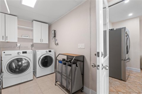 House in Miami Gardens, Florida 4 bedrooms, 111.48 sq.m. № 2055683 - photo 23