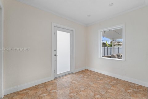 House in Miami Gardens, Florida 4 bedrooms, 111.48 sq.m. № 2055683 - photo 26