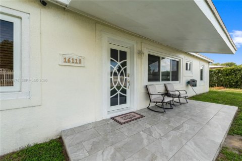 House in Miami Gardens, Florida 4 bedrooms, 111.48 sq.m. № 2055683 - photo 5