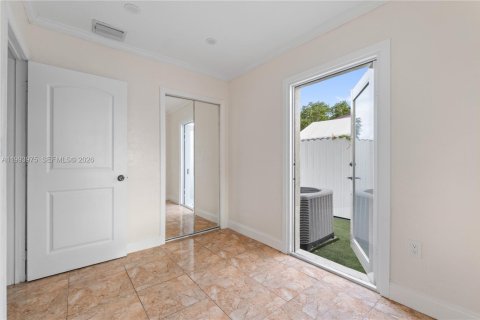 House in Miami Gardens, Florida 4 bedrooms, 111.48 sq.m. № 2055683 - photo 27