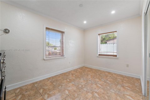 House in Miami Gardens, Florida 4 bedrooms, 111.48 sq.m. № 2055683 - photo 25