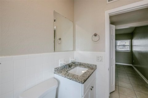 House in Orlando, Florida 3 bedrooms, 103.96 sq.m. № 1670839 - photo 28