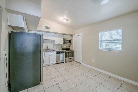 House in Orlando, Florida 3 bedrooms, 103.96 sq.m. № 1670839 - photo 10
