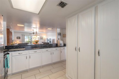 Condominio en venta en Daytona Beach Shores, Florida, 2 dormitorios, 94.11 m2 № 2097998 - foto 26