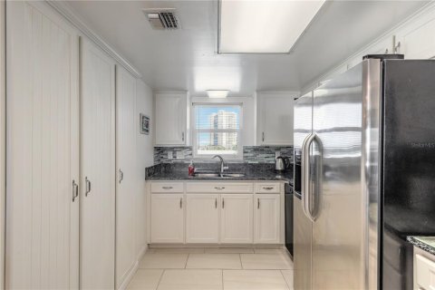 Condominio en venta en Daytona Beach Shores, Florida, 2 dormitorios, 94.11 m2 № 2097998 - foto 25