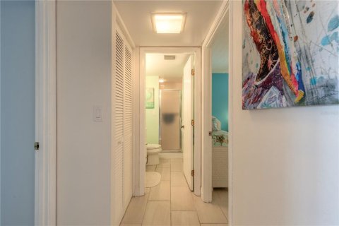 Condominio en venta en Daytona Beach Shores, Florida, 2 dormitorios, 94.11 m2 № 2097998 - foto 8