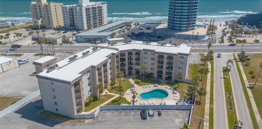 Condominio en Daytona Beach Shores, Florida, 2 dormitorios № 2097998
