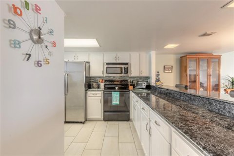 Condominio en venta en Daytona Beach Shores, Florida, 2 dormitorios, 94.11 m2 № 2097998 - foto 5