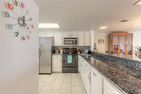 Condominio en venta en Daytona Beach Shores, Florida, 2 dormitorios, 94.11 m2 № 2097998 - foto 4