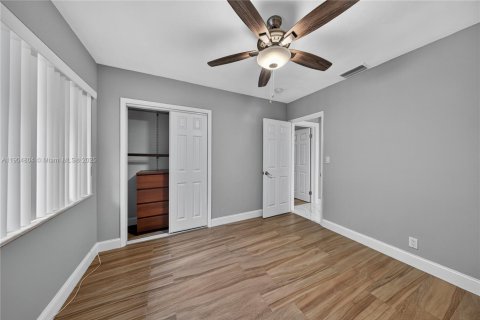 House in Fort Lauderdale, Florida 4 bedrooms, 214.33 sq.m. № 1957161 - photo 21