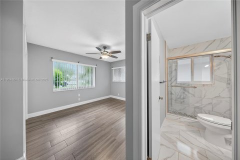 House in Fort Lauderdale, Florida 4 bedrooms, 214.33 sq.m. № 1957161 - photo 24