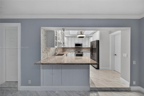 House in Fort Lauderdale, Florida 4 bedrooms, 214.33 sq.m. № 1957161 - photo 30