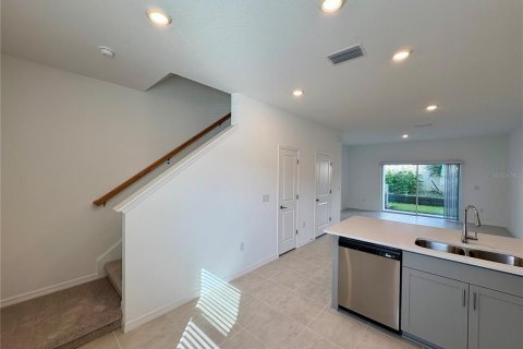 Adosado en alquiler en Sarasota, Florida, 2 dormitorios, 111.48 m2 № 1835770 - foto 6