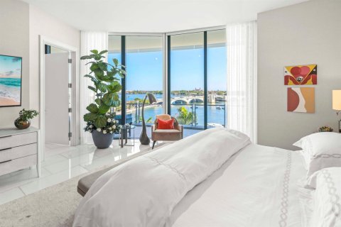 Condo in West Palm Beach, Florida, 4 bedrooms № 2192682 - photo 21