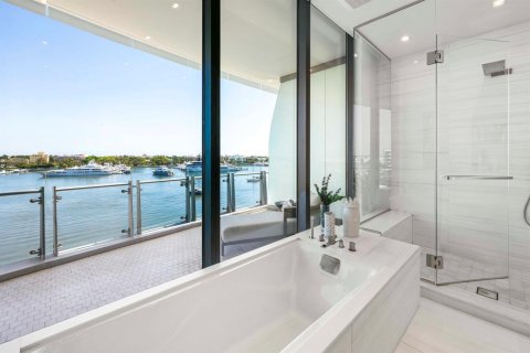 Condo in West Palm Beach, Florida, 4 bedrooms № 2192682 - photo 24
