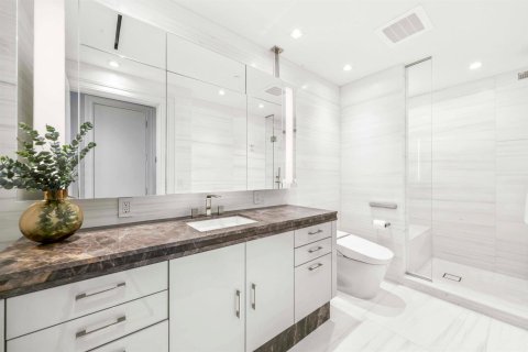 Condo in West Palm Beach, Florida, 4 bedrooms № 2192682 - photo 26
