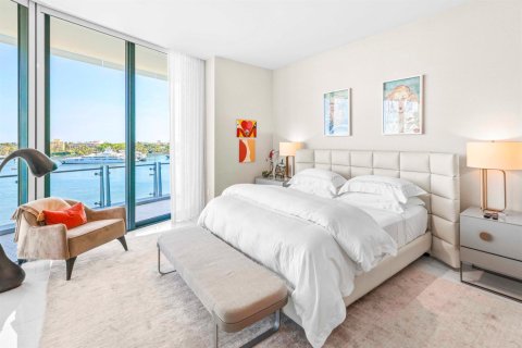 Condo in West Palm Beach, Florida, 4 bedrooms № 2192682 - photo 20