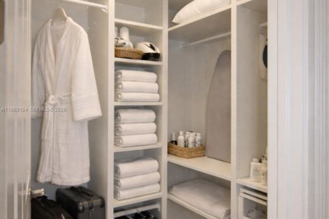 Casa en venta en Delray Beach, Florida, 5 dormitorios, 394.65 m2 № 2048751 - foto 18