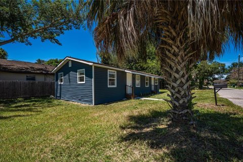 House in Winter Garden, Florida 4 bedrooms, 81.75 sq.m. № 2313466 - photo 30