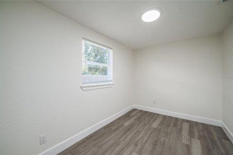 House in Winter Garden, Florida 4 bedrooms, 81.75 sq.m. № 2313466 - photo 20