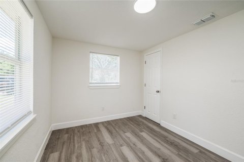 House in Winter Garden, Florida 4 bedrooms, 81.75 sq.m. № 2313466 - photo 25