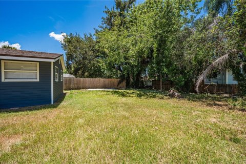 House in Winter Garden, Florida 4 bedrooms, 81.75 sq.m. № 2313466 - photo 28
