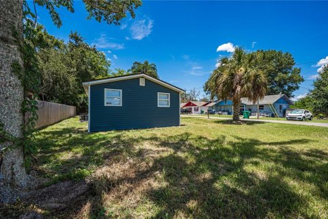 House in Winter Garden, Florida 4 bedrooms, 81.75 sq.m. № 2313466 - photo 3