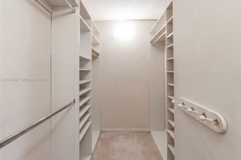 Купить кондоминиум в Майами, Флорида 1 спальня, 83.61м2, № 2082991 - фото 11