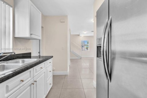 Touwnhouse à vendre à Fort Lauderdale, Floride: 2 chambres, 116.13 m2 № 2058446 - photo 8