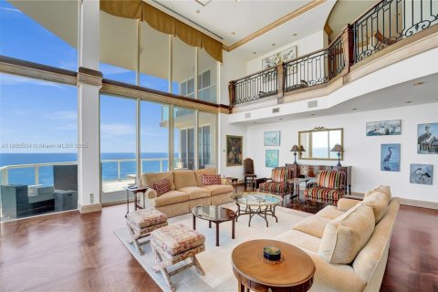 Condo in Hollywood, Florida, 4 bedrooms  № 1727235 - photo 4